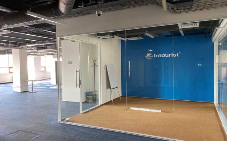 Вид переговорной комнаты